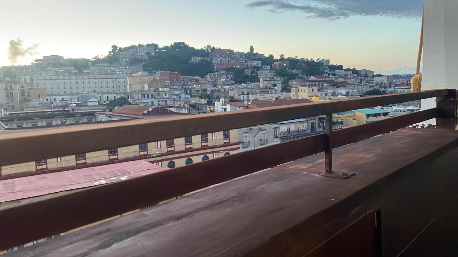 Faccia Gialla Napoli Casa Vacanze Bagian luar foto